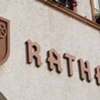 Schriftzug Rathaus